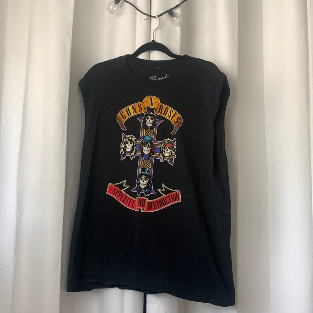 Sleeveless Guns N’ Roses t-shirt